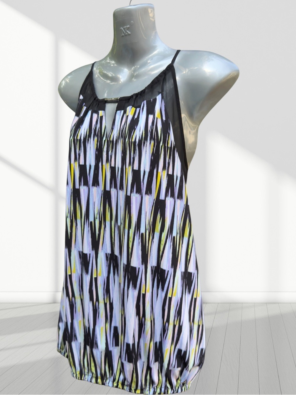 •Calvin Klein Black White and Yellow Geometric Sleeveless Top - Picture 5 of 8